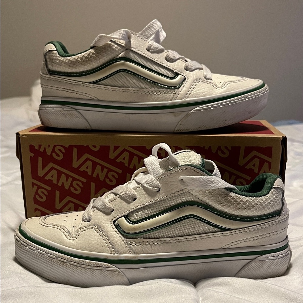 Vans Kids Sneakers in White and Green